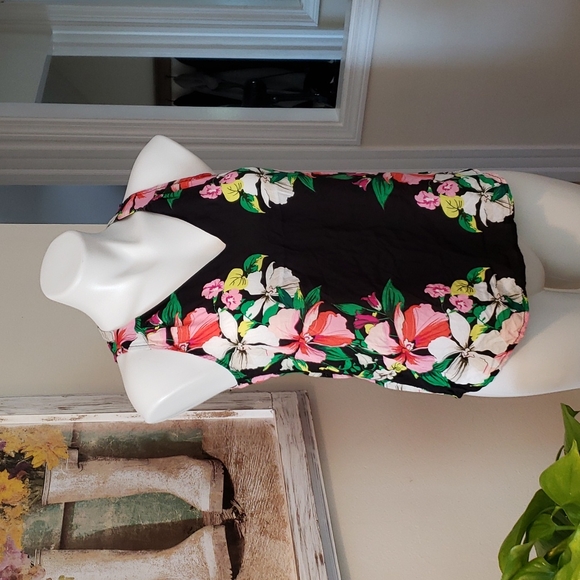 Old Navy Tank - Picture 2 of 6